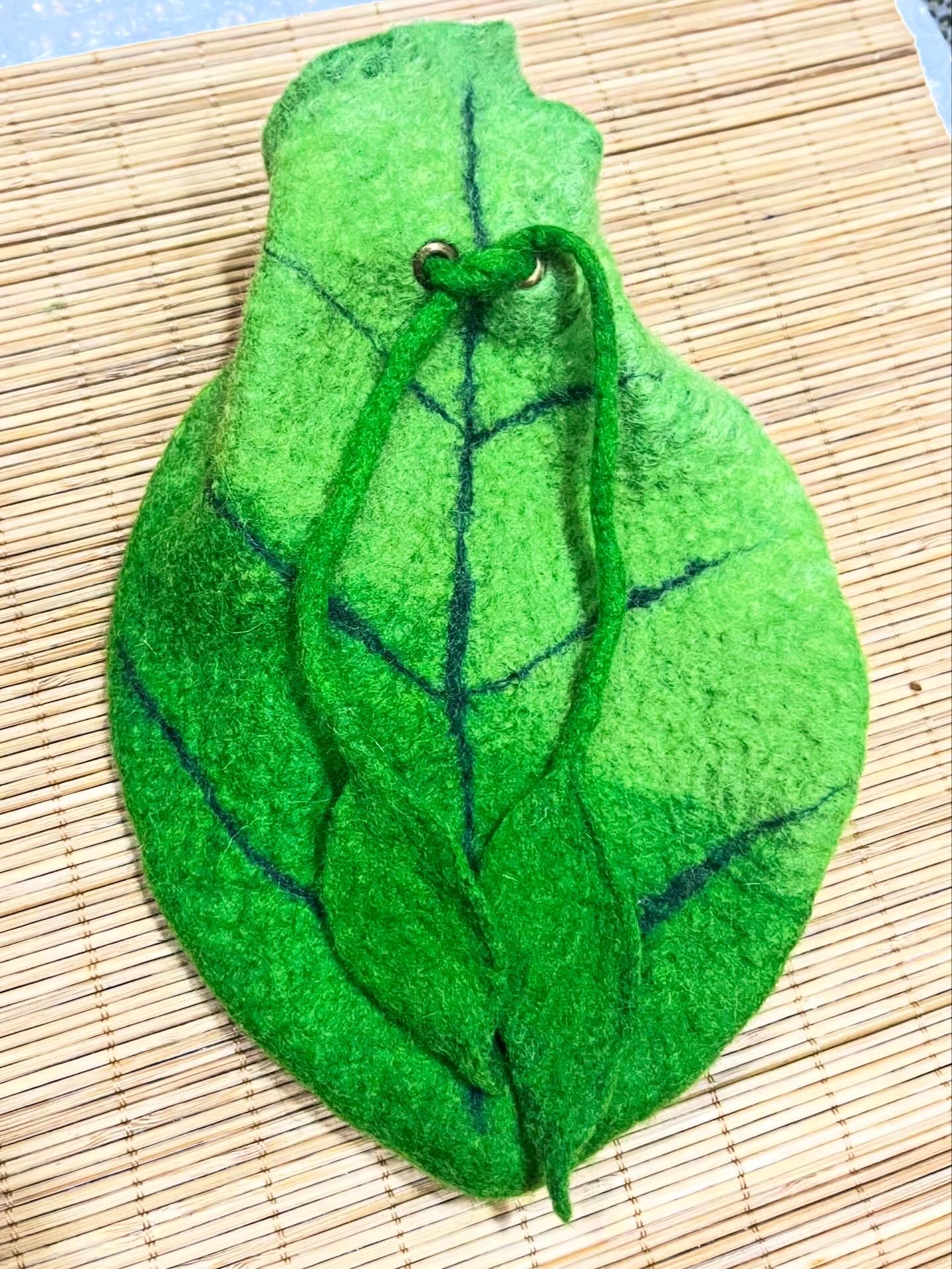 Leaf bag